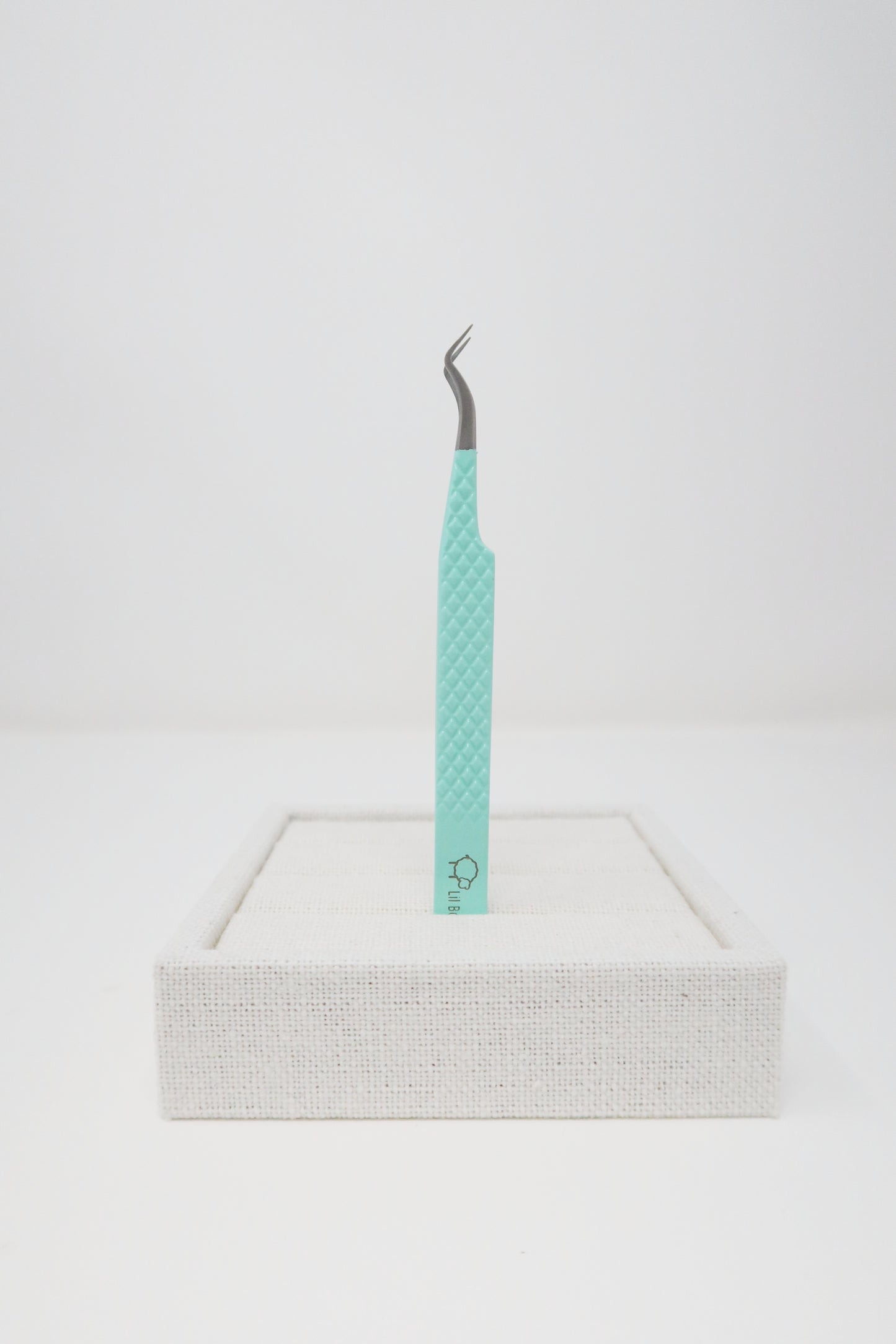 Lil Bow Peepster Tweezer